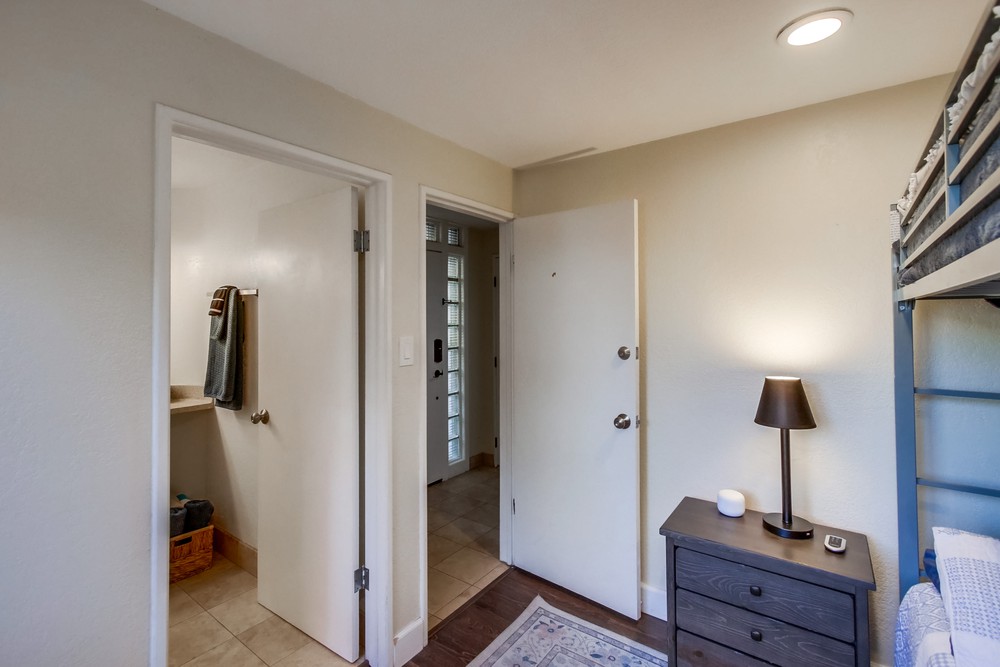 Virtual tour photo 35 of 39 for 815 Salem Ct
