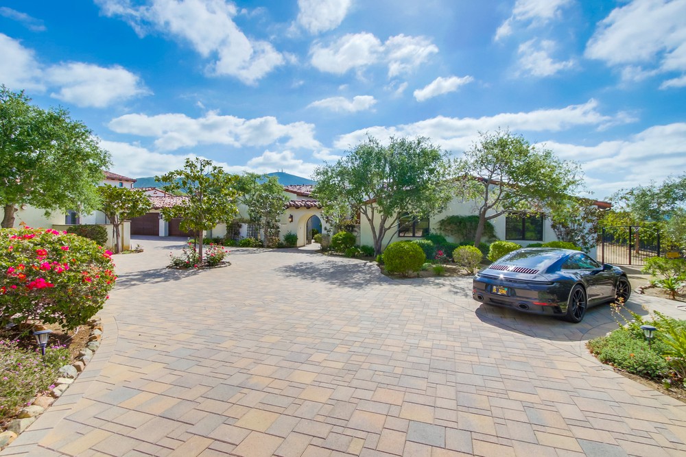 Virtual tour photo 4 of 122 for 8159 Doug Hill