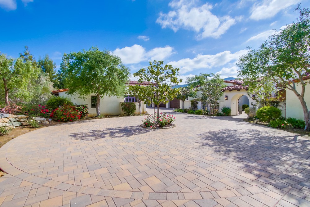 Virtual tour photo 5 of 122 for 8159 Doug Hill