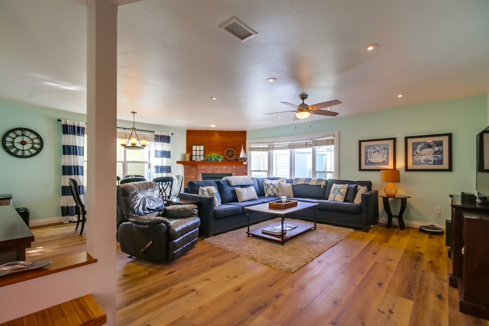 Virtual tour photo 9 of 45 for 816 Monterey Ct