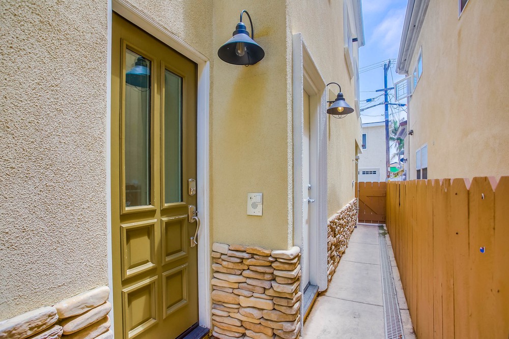 Virtual tour photo 5 of 55 for 817 Ostend Ct