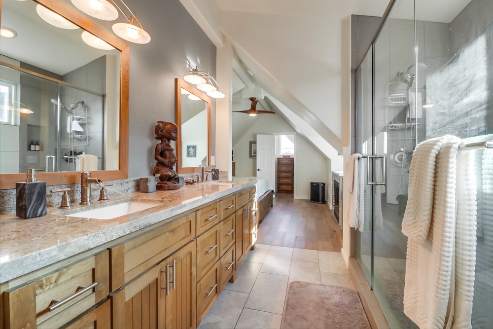 Virtual tour photo 25 of 45 for 817 Salem Ct