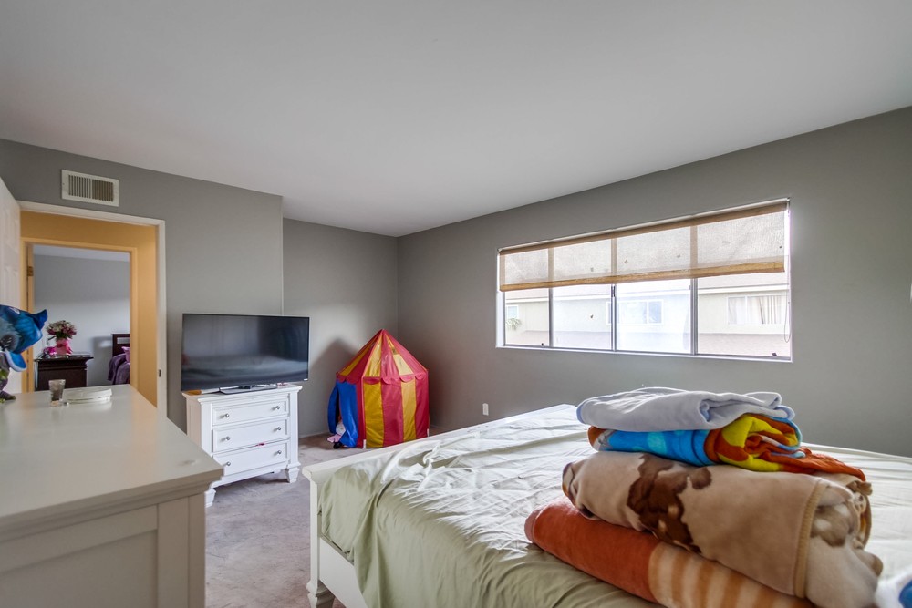Virtual tour photo 25 of 44 for 818 Hollister St b