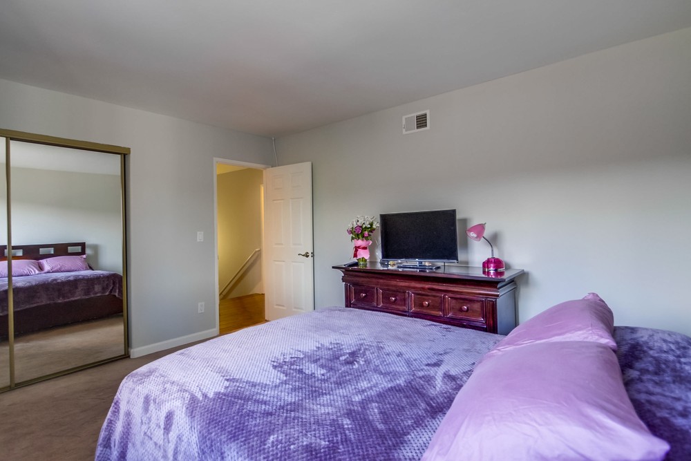 Virtual tour photo 32 of 44 for 818 Hollister St b