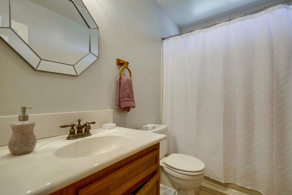 Virtual tour photo 37 of 44 for 818 Hollister St b