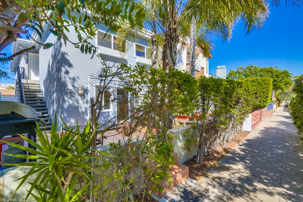 Virtual tour photo 1 of 75 for 818 Isthmus Ct