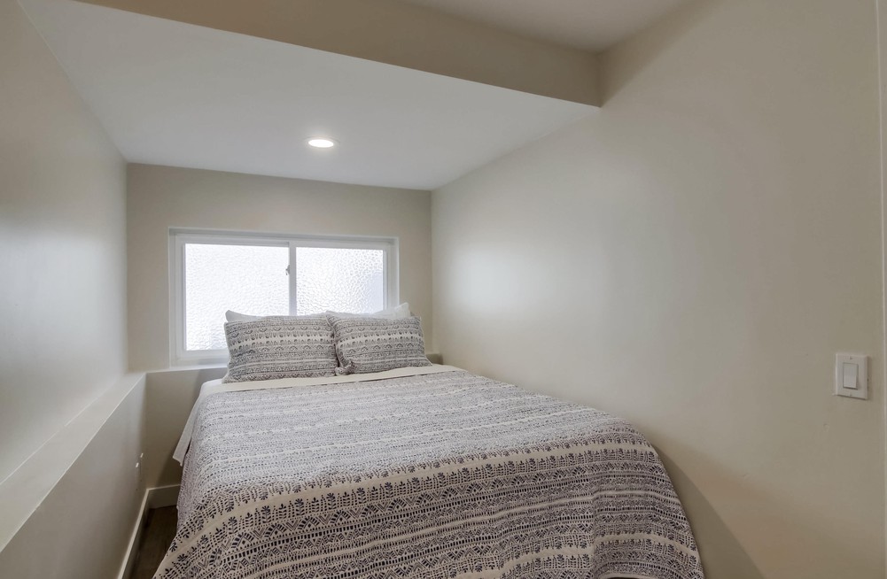 Virtual tour photo 41 of 47 for 819 Nantasket Ct