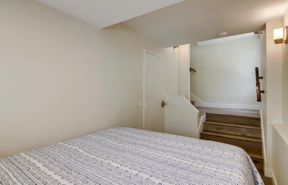 Virtual tour photo 42 of 47 for 819 Nantasket Ct