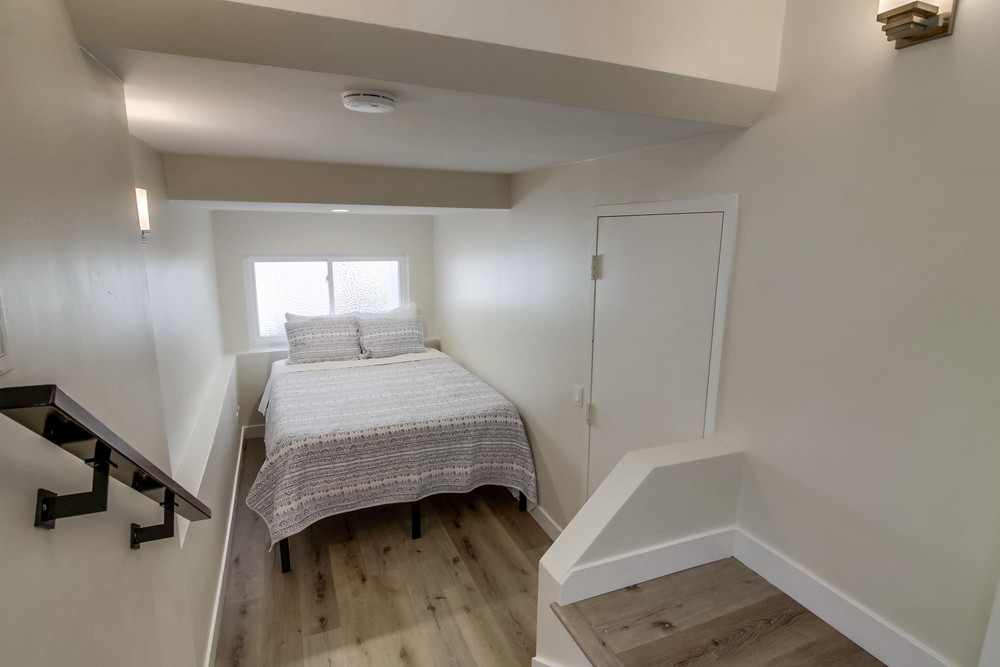 Virtual tour photo 43 of 47 for 819 Nantasket Ct