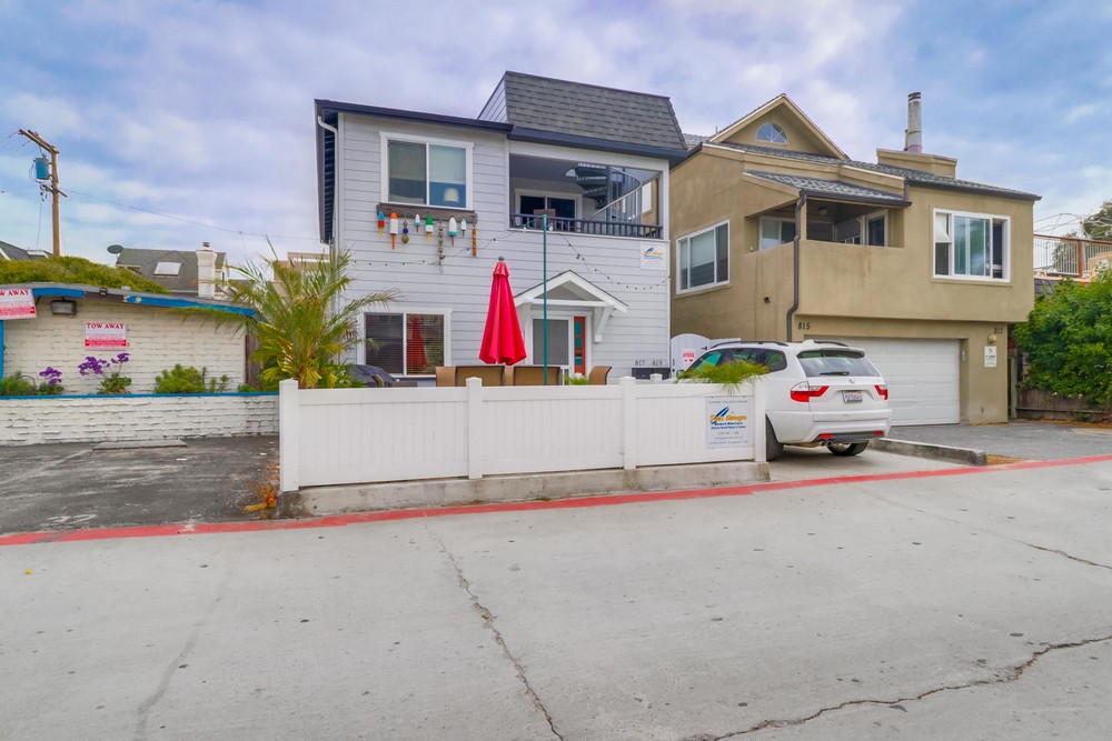 Virtual tour photo 4 of 46 for 819 Santa Clara Pl
