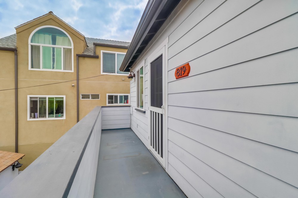 Virtual tour photo 8 of 46 for 819 Santa Clara Pl