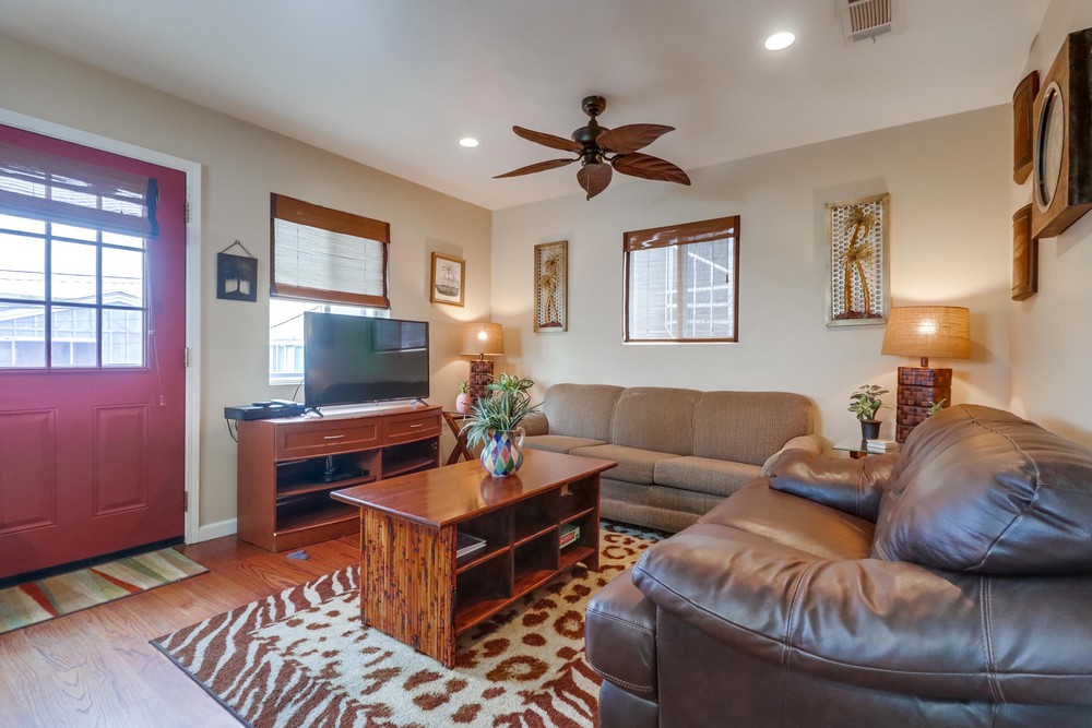 Virtual tour photo 10 of 46 for 819 Santa Clara Pl