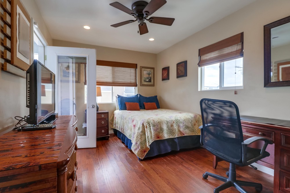 Virtual tour photo 25 of 46 for 819 Santa Clara Pl