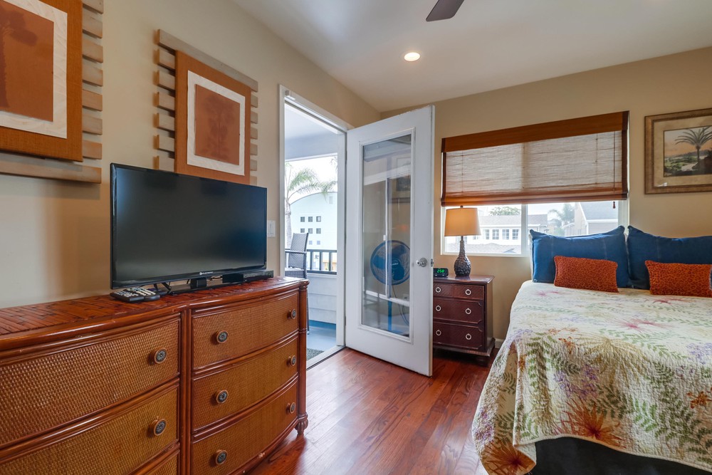 Virtual tour photo 26 of 46 for 819 Santa Clara Pl