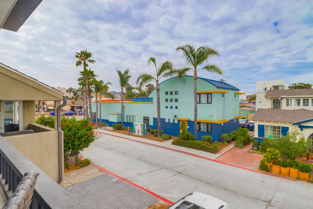 Virtual tour photo 31 of 46 for 819 Santa Clara Pl