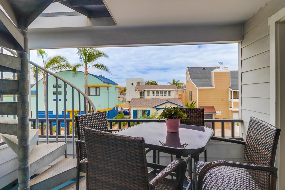 Virtual tour photo 32 of 46 for 819 Santa Clara Pl
