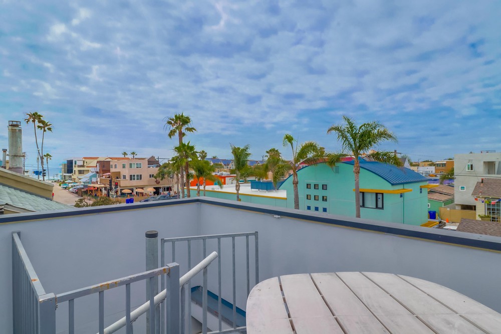 Virtual tour photo 35 of 46 for 819 Santa Clara Pl