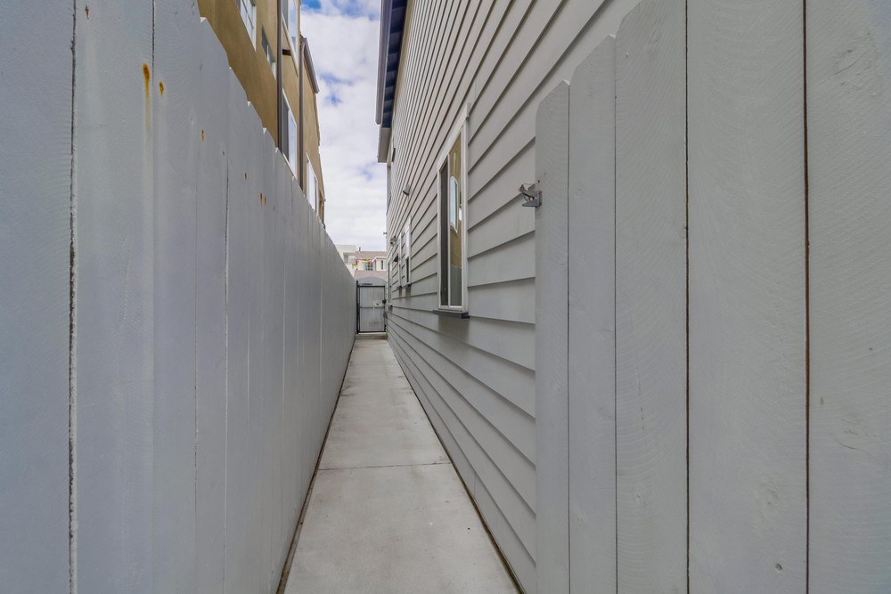 Virtual tour photo 38 of 46 for 819 Santa Clara Pl