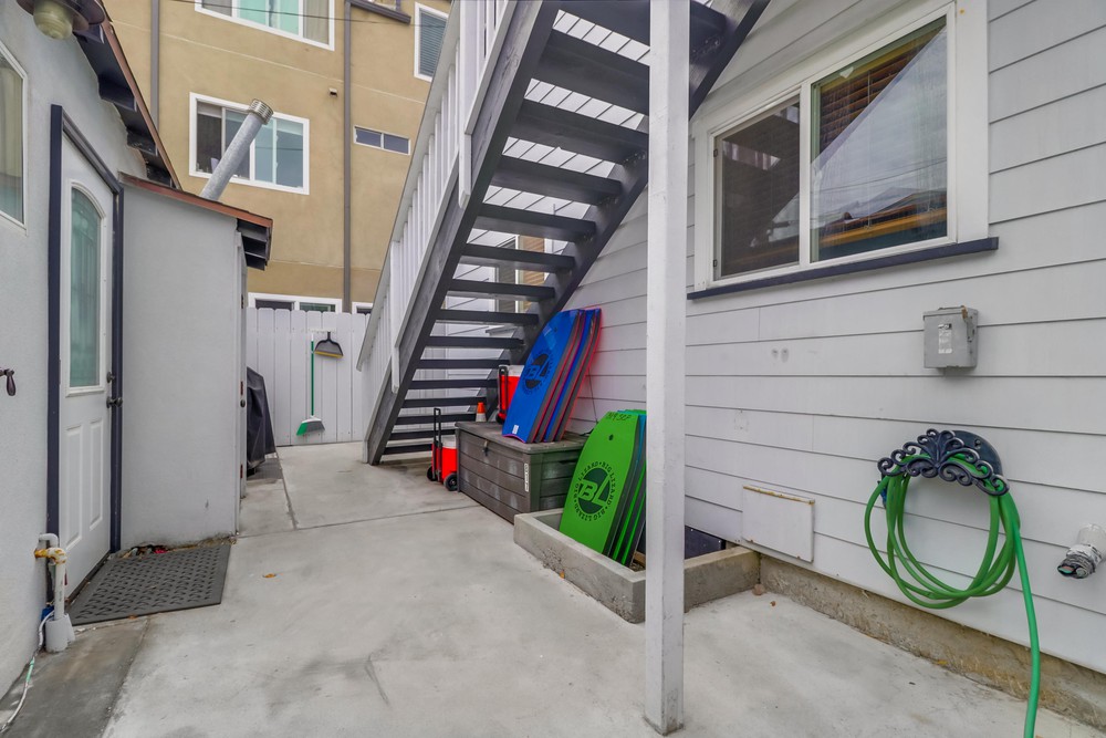 Virtual tour photo 40 of 46 for 819 Santa Clara Pl