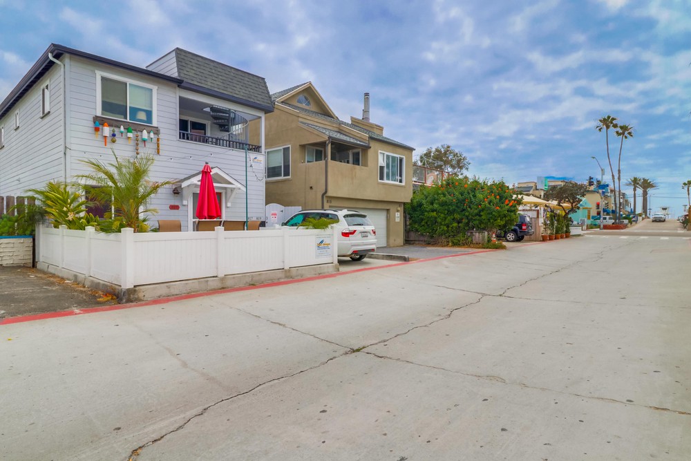 Virtual tour photo 42 of 46 for 819 Santa Clara Pl