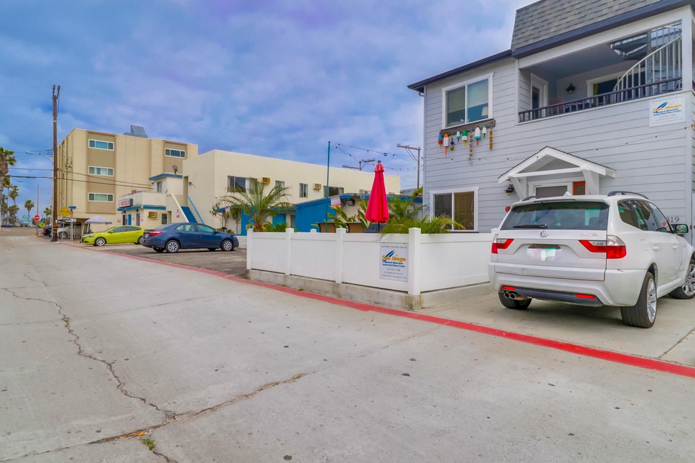 Virtual tour photo 43 of 46 for 819 Santa Clara Pl