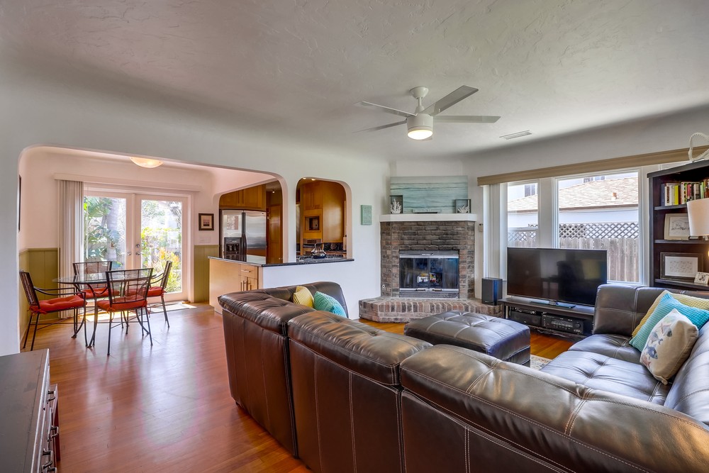 Virtual tour photo 8 of 43 for 821 Diamond St