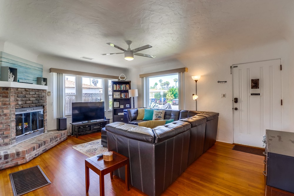 Virtual tour photo 9 of 43 for 821 Diamond St