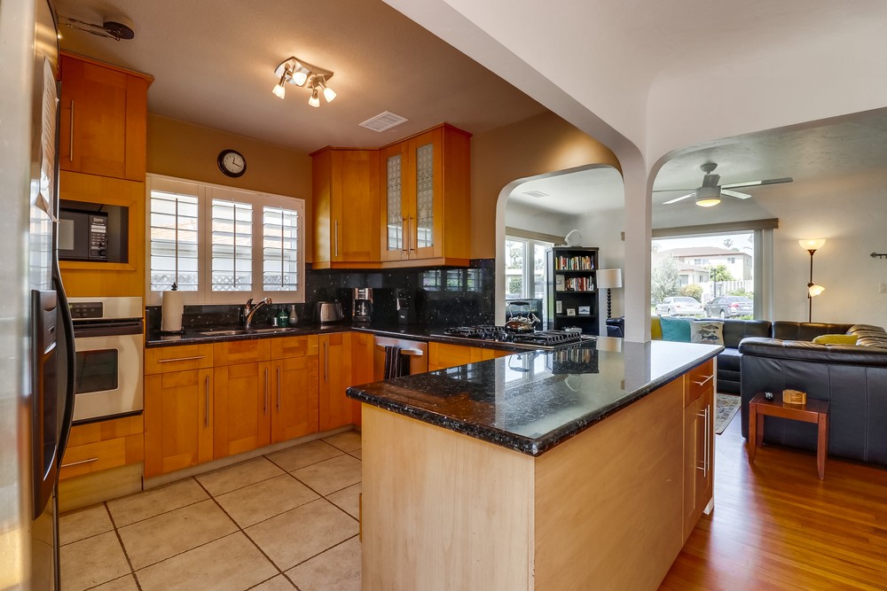 Virtual tour photo 18 of 43 for 821 Diamond St