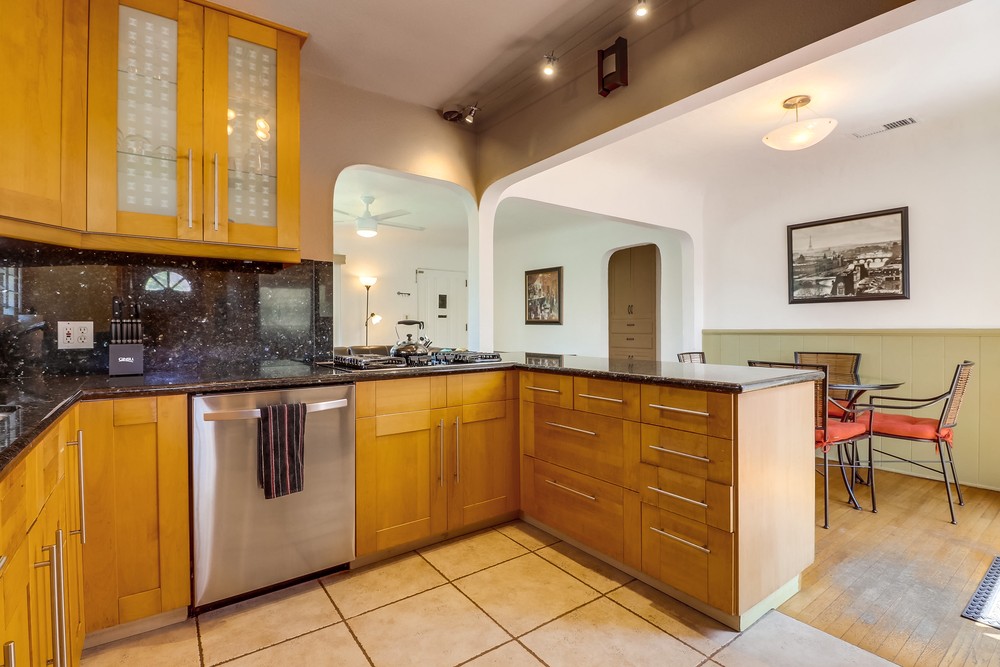 Virtual tour photo 20 of 43 for 821 Diamond St