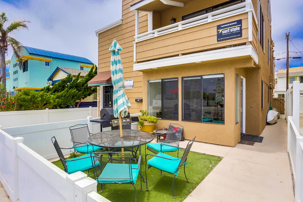 Virtual tour photo 5 of 28 for 822 Santa Clara Pl