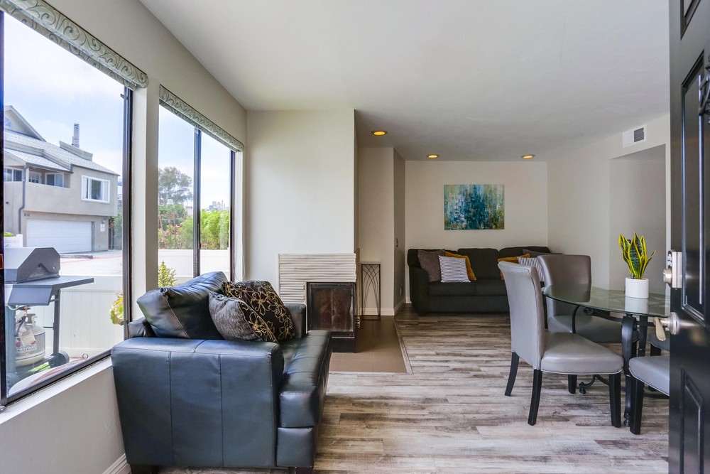 Virtual tour photo 7 of 28 for 822 Santa Clara Pl