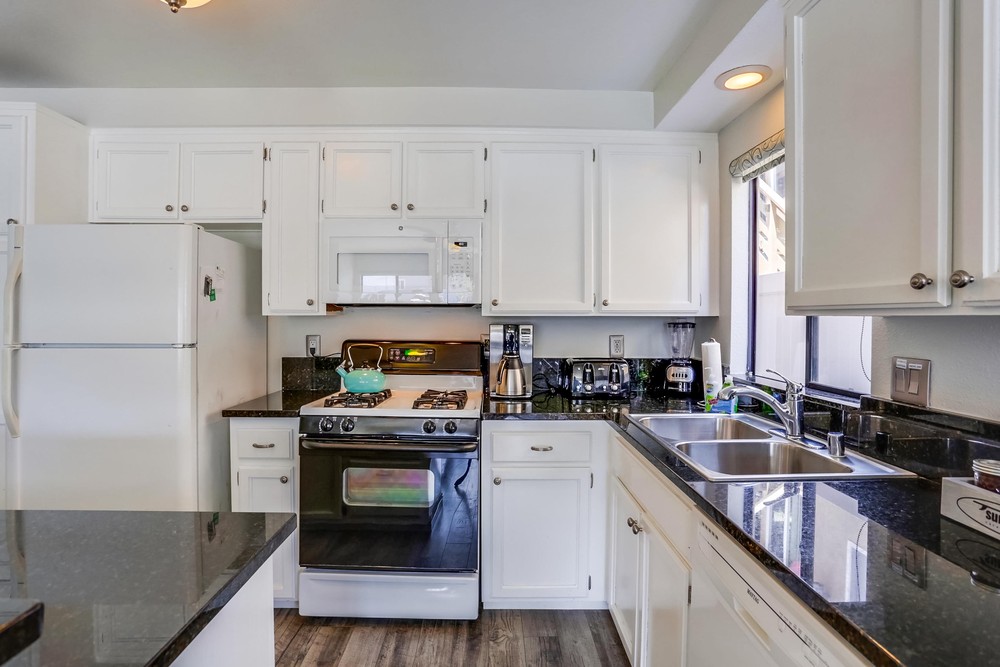 Virtual tour photo 16 of 28 for 822 Santa Clara Pl