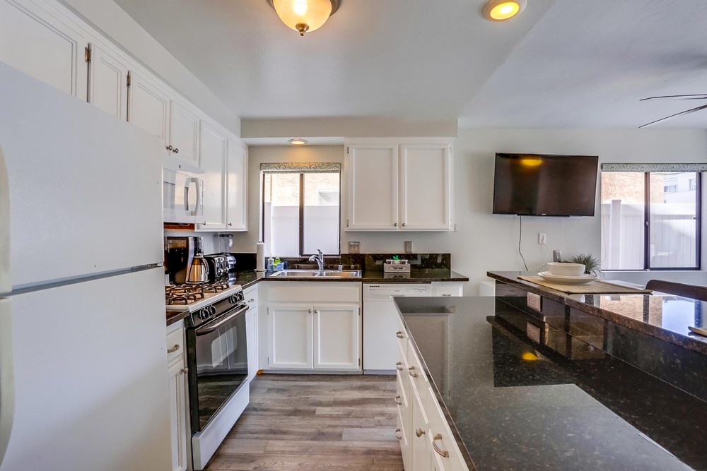 Virtual tour photo 17 of 28 for 822 Santa Clara Pl