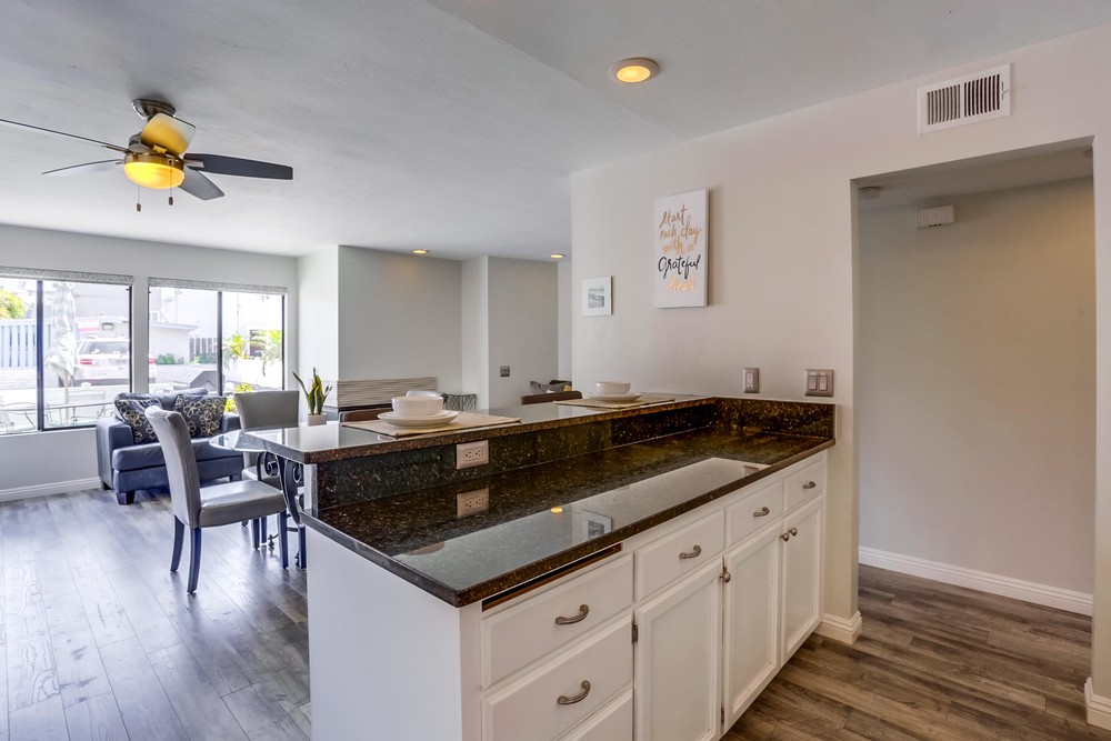 Virtual tour photo 18 of 28 for 822 Santa Clara Pl