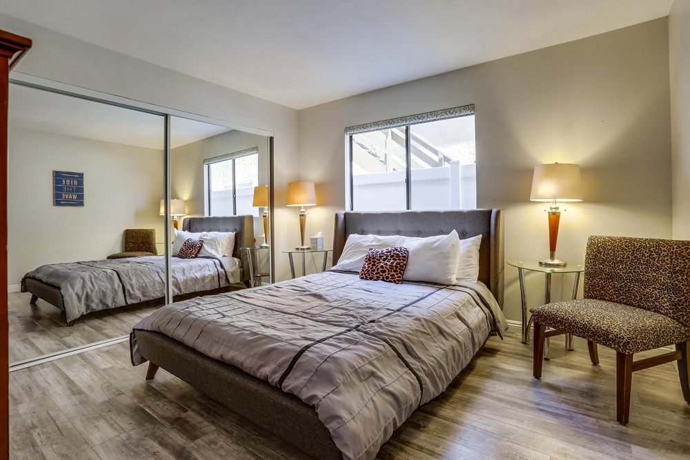 Virtual tour photo 21 of 28 for 822 Santa Clara Pl