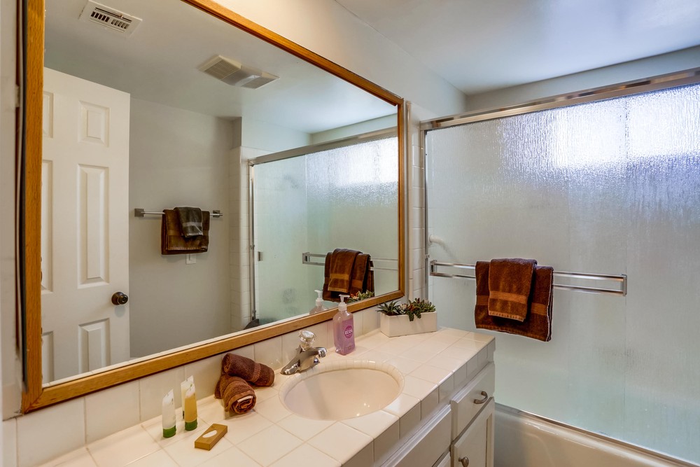 Virtual tour photo 23 of 28 for 822 Santa Clara Pl