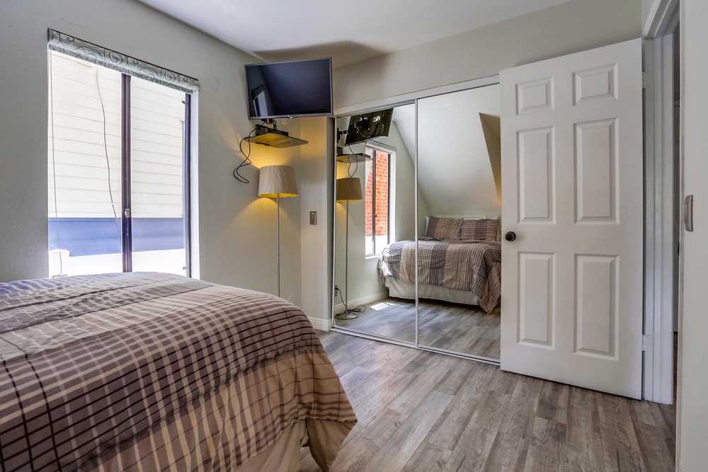 Virtual tour photo 26 of 28 for 822 Santa Clara Pl
