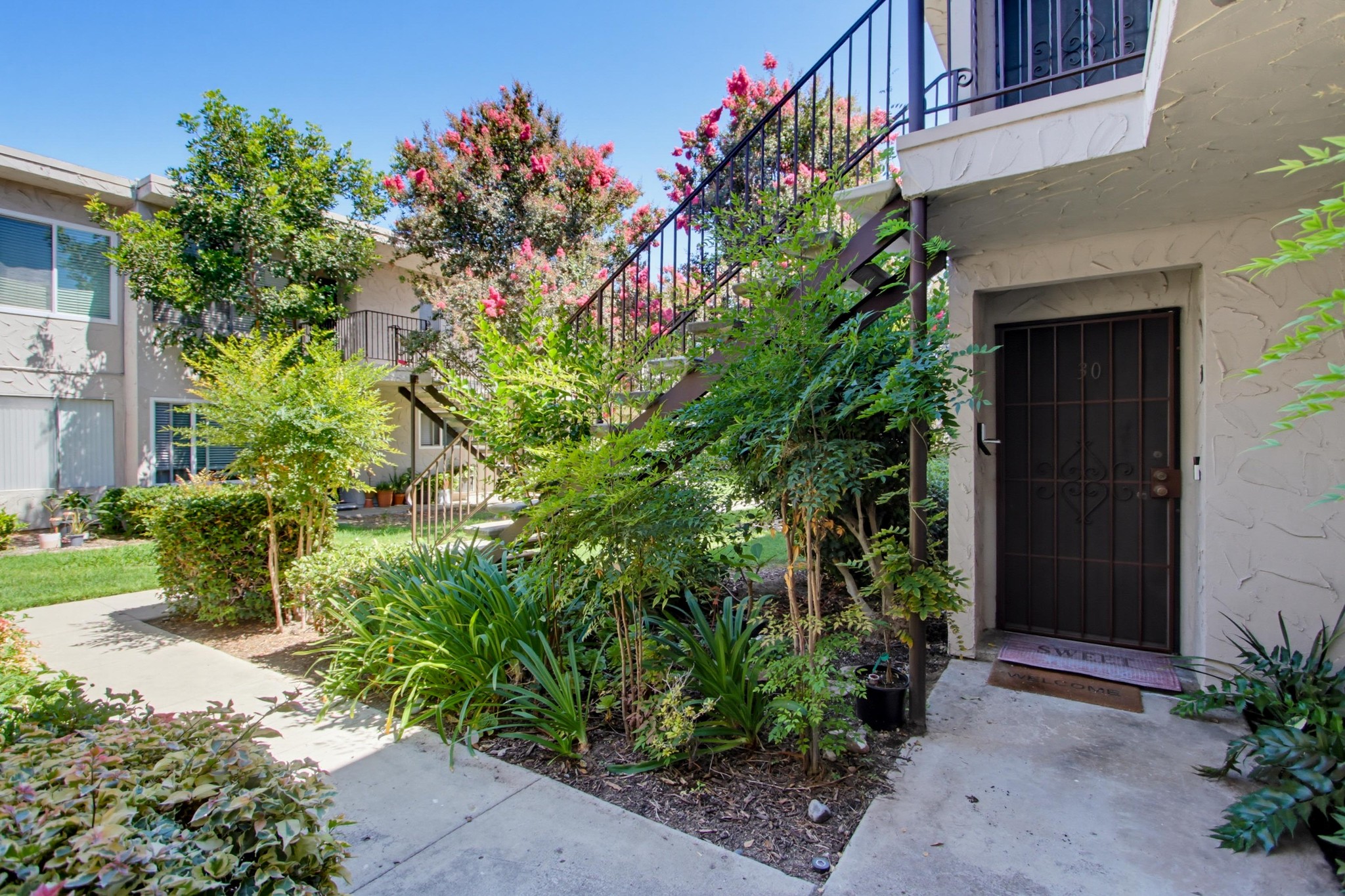 Virtual tour photo 4 of 39 for 8220 Vincetta Dr Unit 30