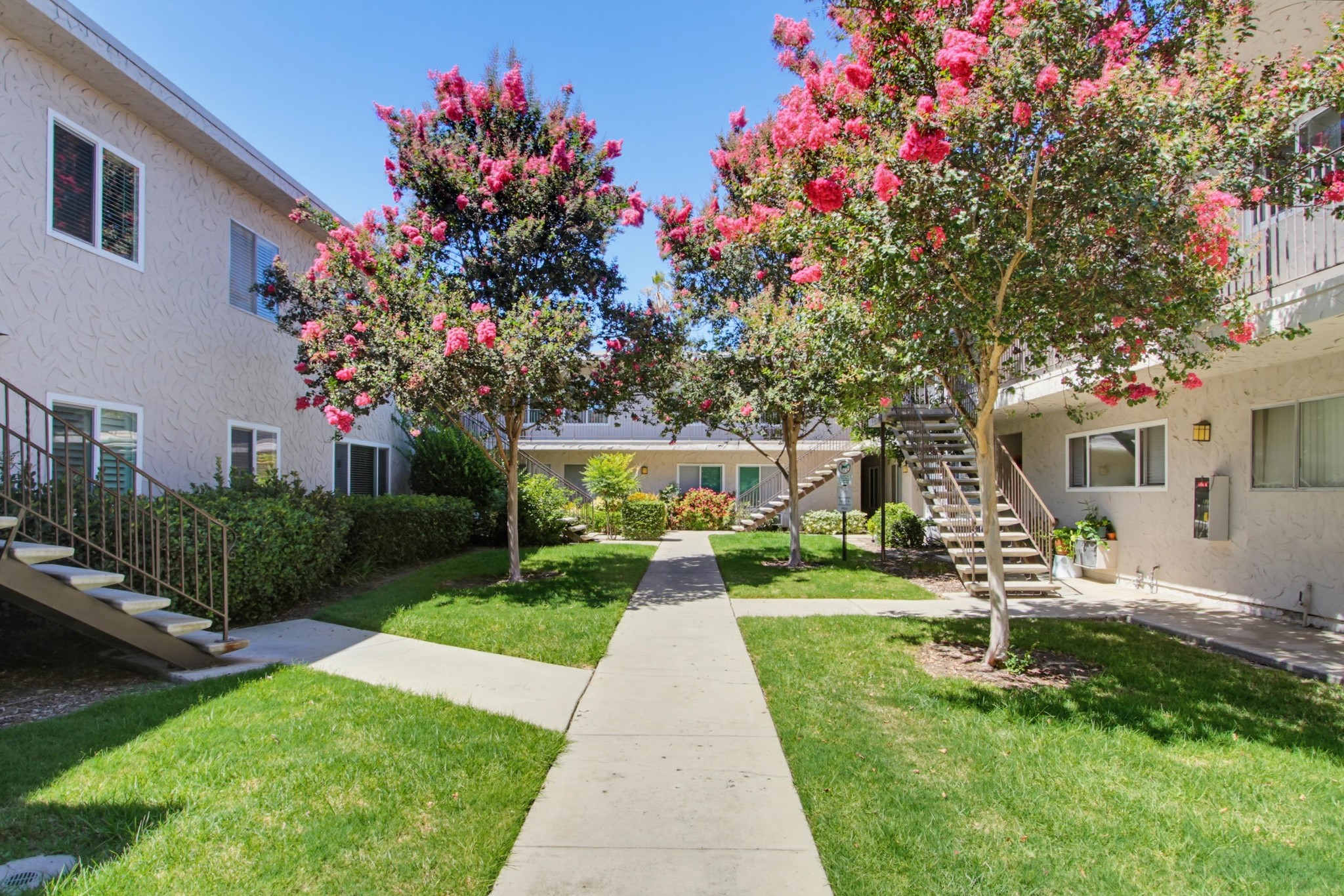 Virtual tour photo 5 of 39 for 8220 Vincetta Dr Unit 30
