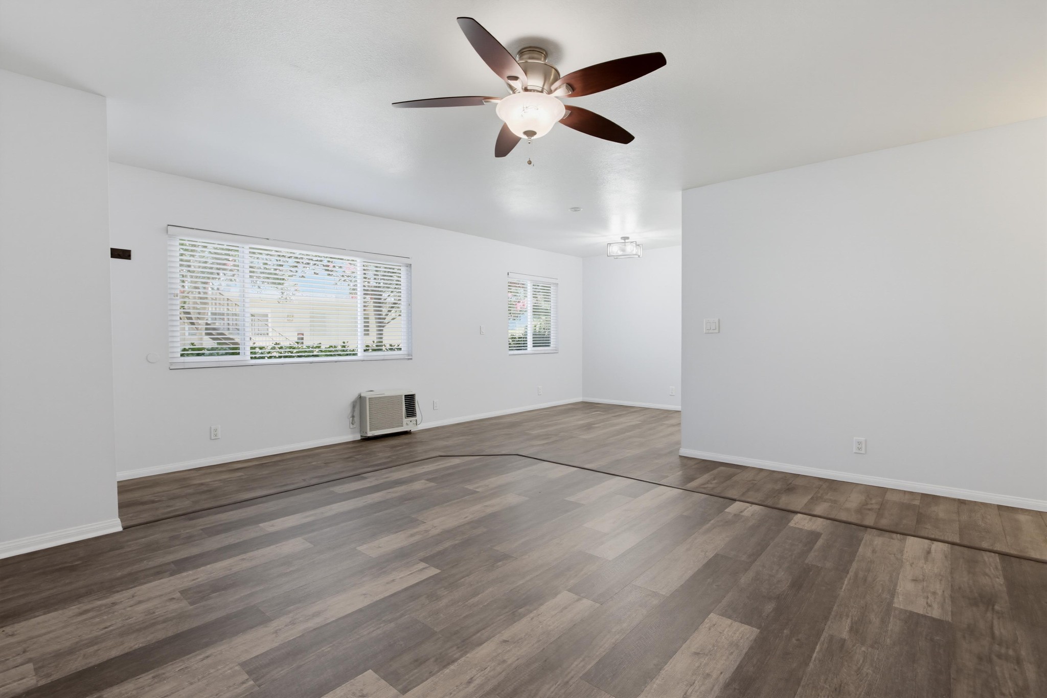 Virtual tour photo 7 of 39 for 8220 Vincetta Dr Unit 30