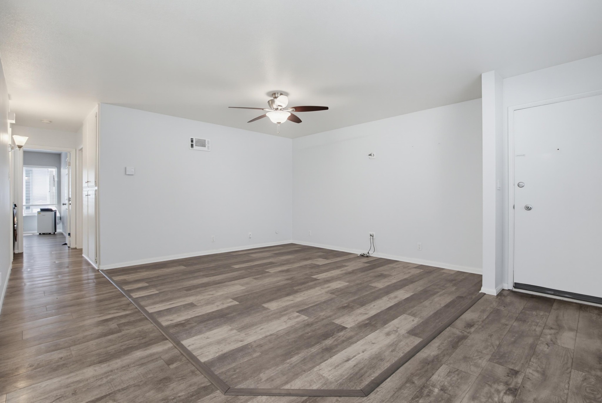 Virtual tour photo 9 of 39 for 8220 Vincetta Dr Unit 30