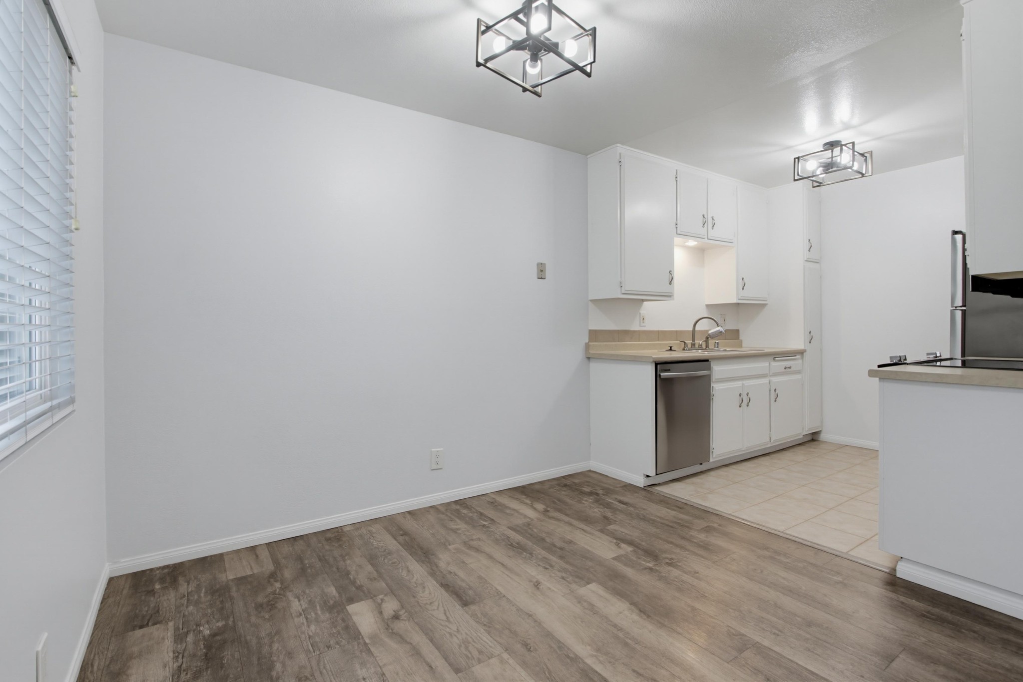 Virtual tour photo 10 of 39 for 8220 Vincetta Dr Unit 30