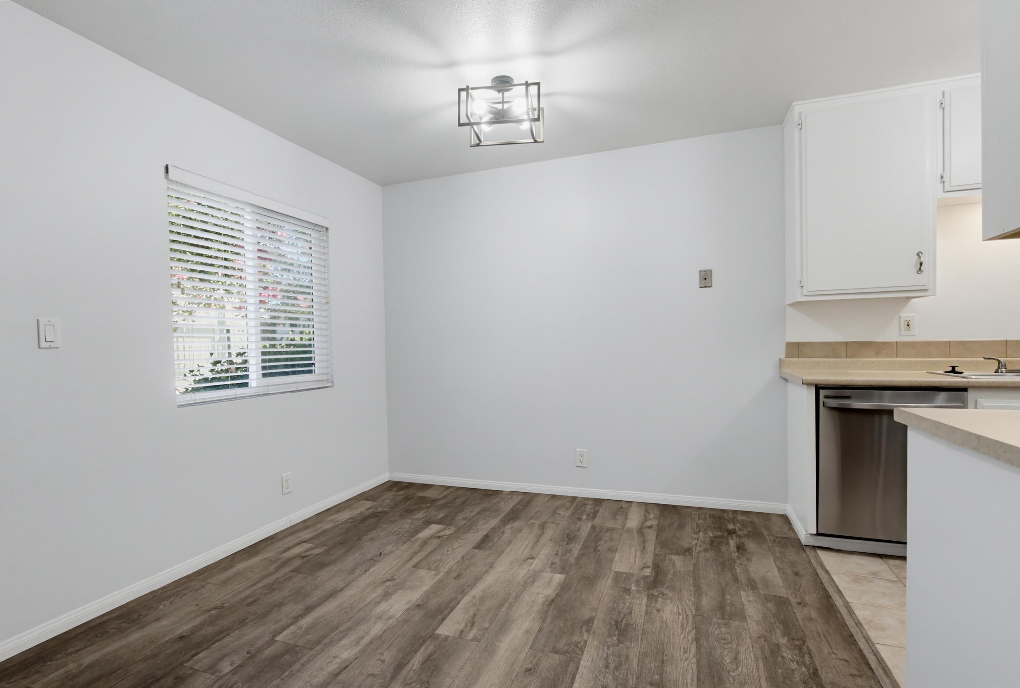 Virtual tour photo 11 of 39 for 8220 Vincetta Dr Unit 30