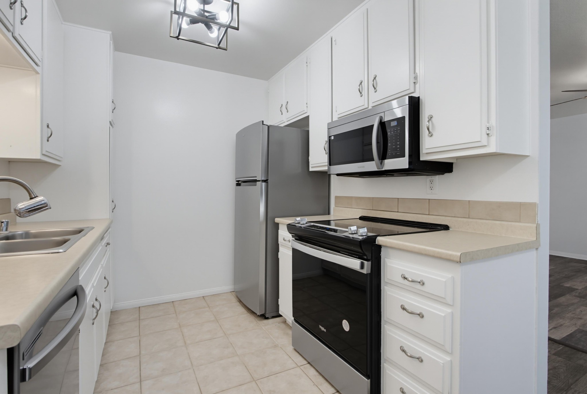 Virtual tour photo 14 of 39 for 8220 Vincetta Dr Unit 30