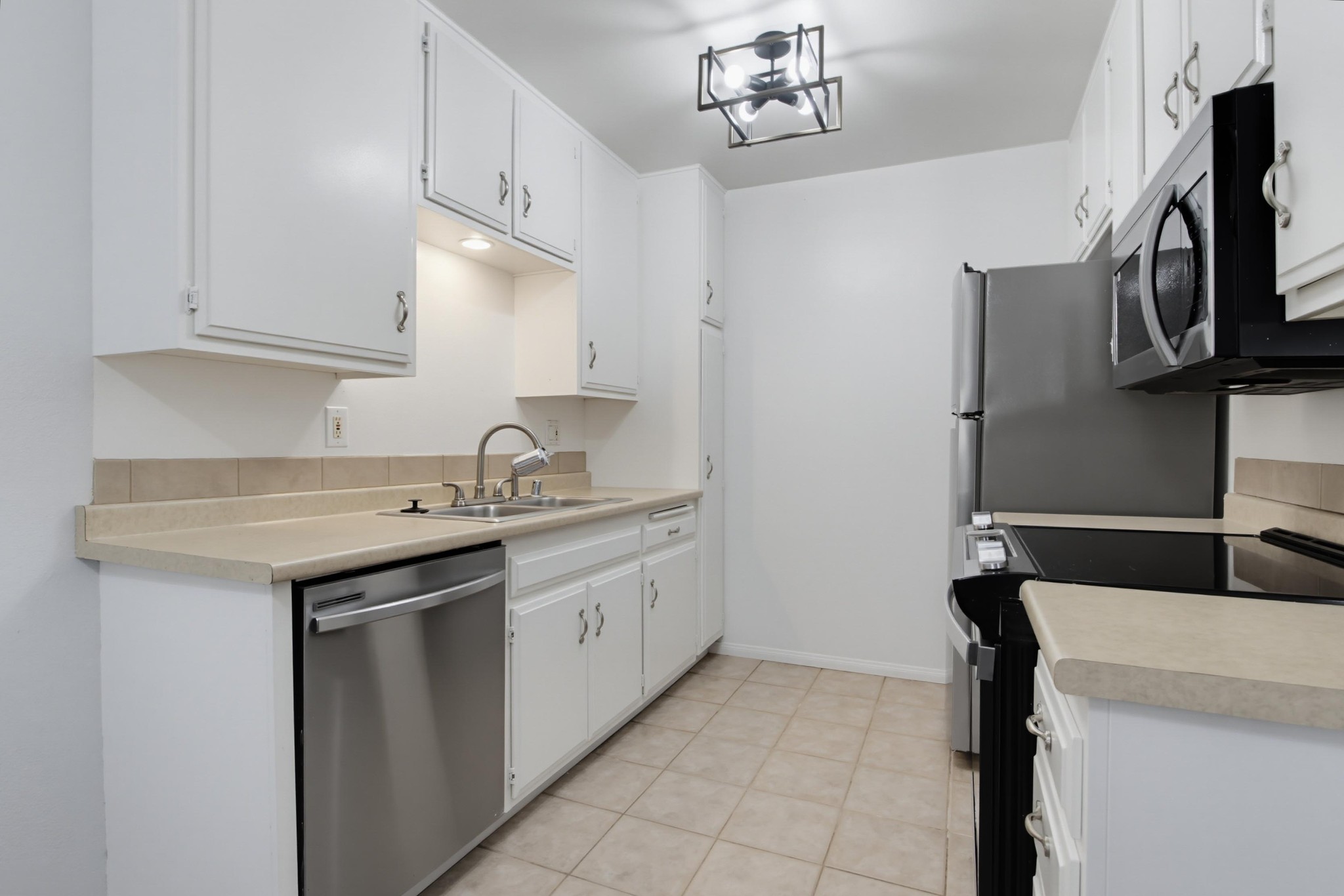 Virtual tour photo 15 of 39 for 8220 Vincetta Dr Unit 30