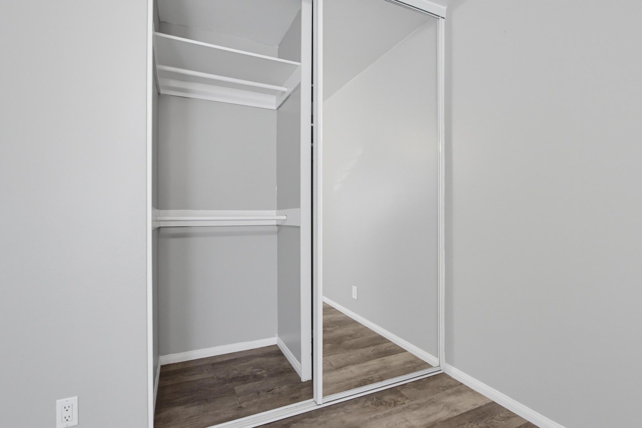 Virtual tour photo 20 of 39 for 8220 Vincetta Dr Unit 30