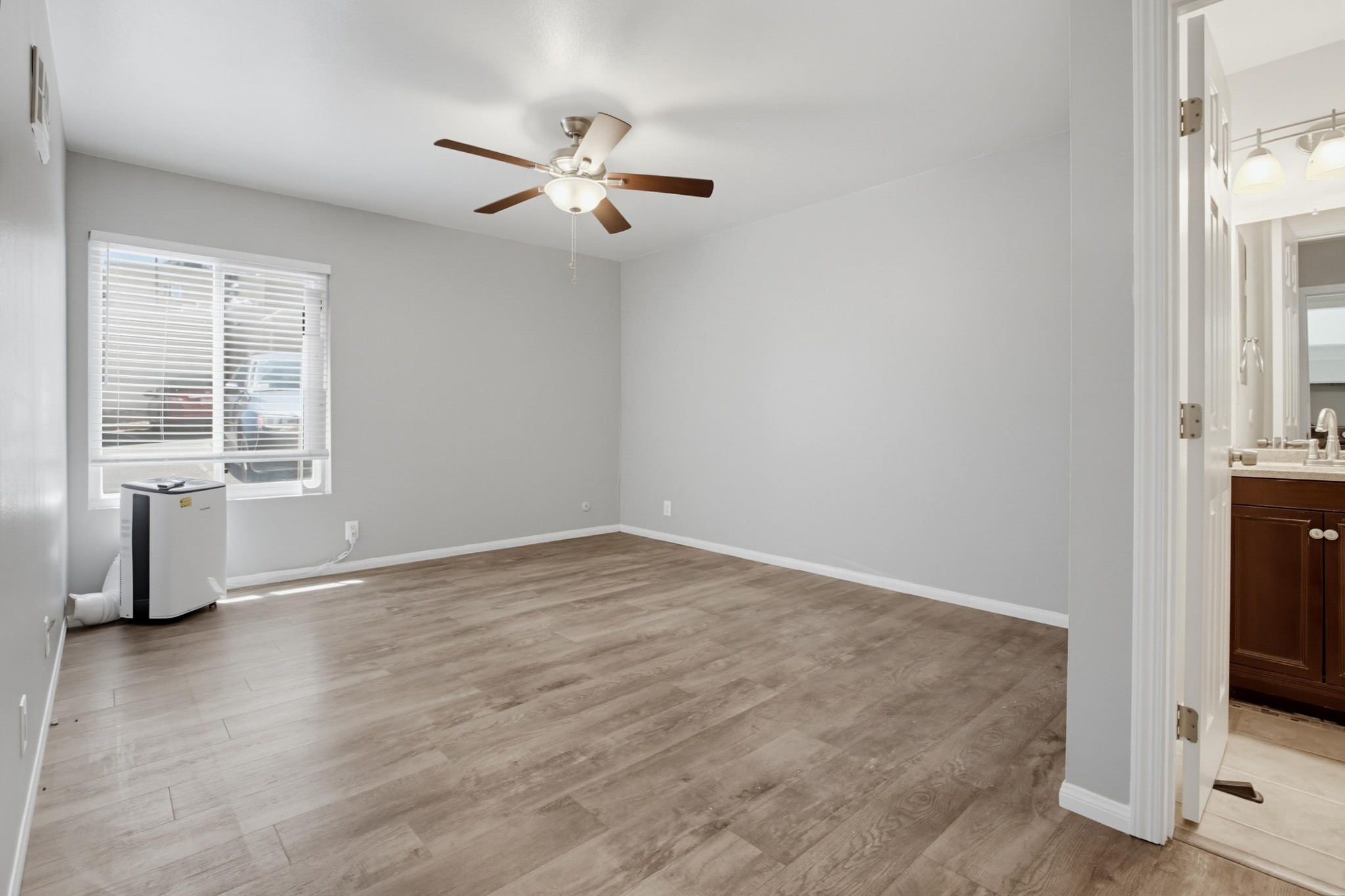 Virtual tour photo 25 of 39 for 8220 Vincetta Dr Unit 30