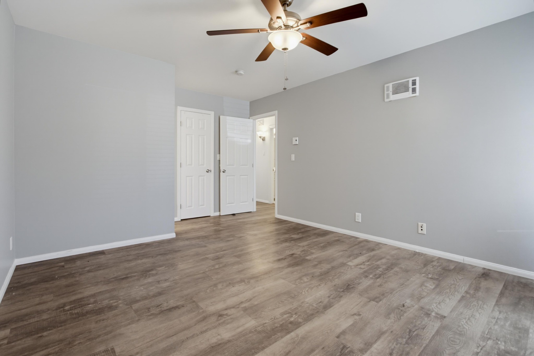 Virtual tour photo 27 of 39 for 8220 Vincetta Dr Unit 30