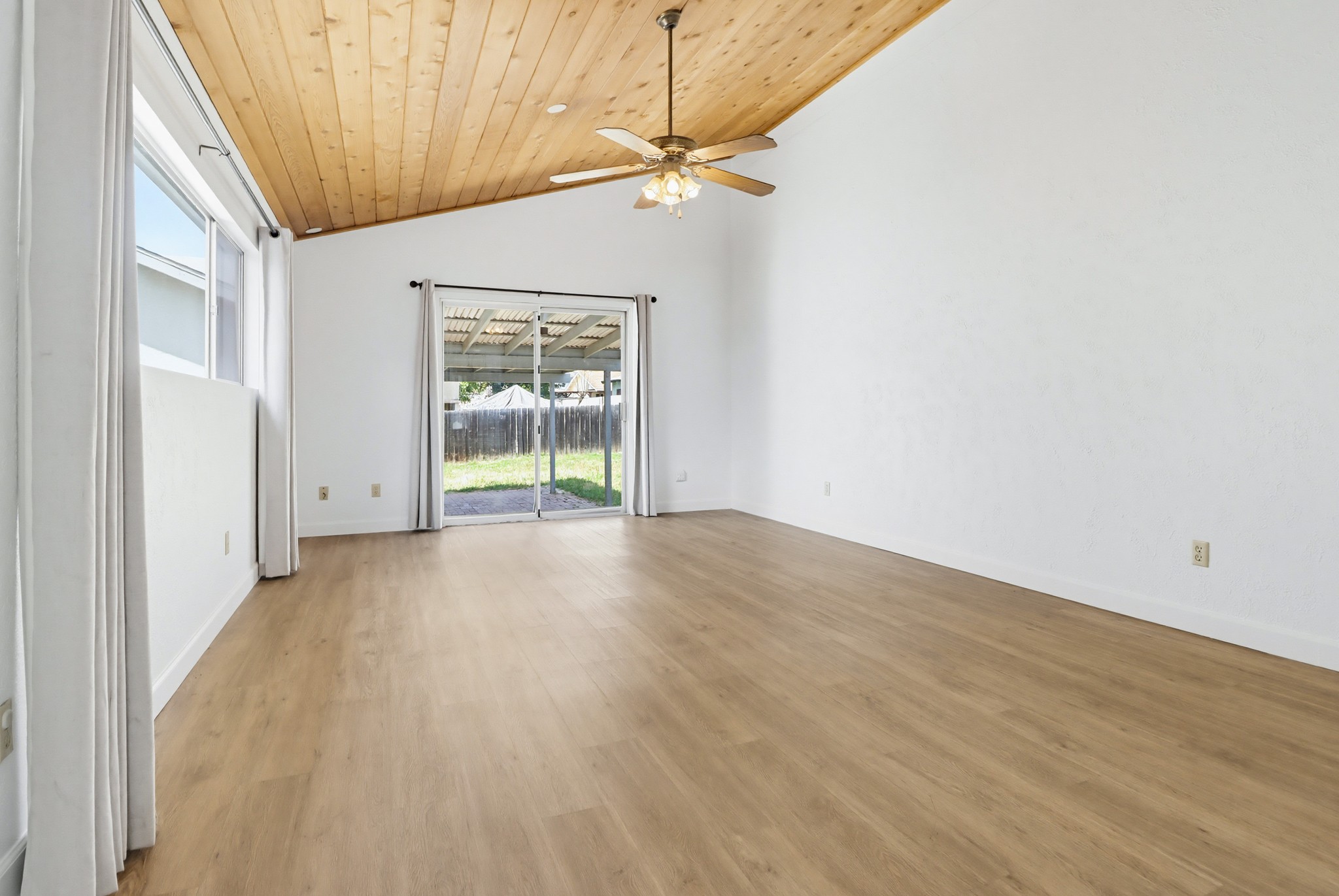 Virtual tour photo 7 of 51 for 8224 Mt Vernon St