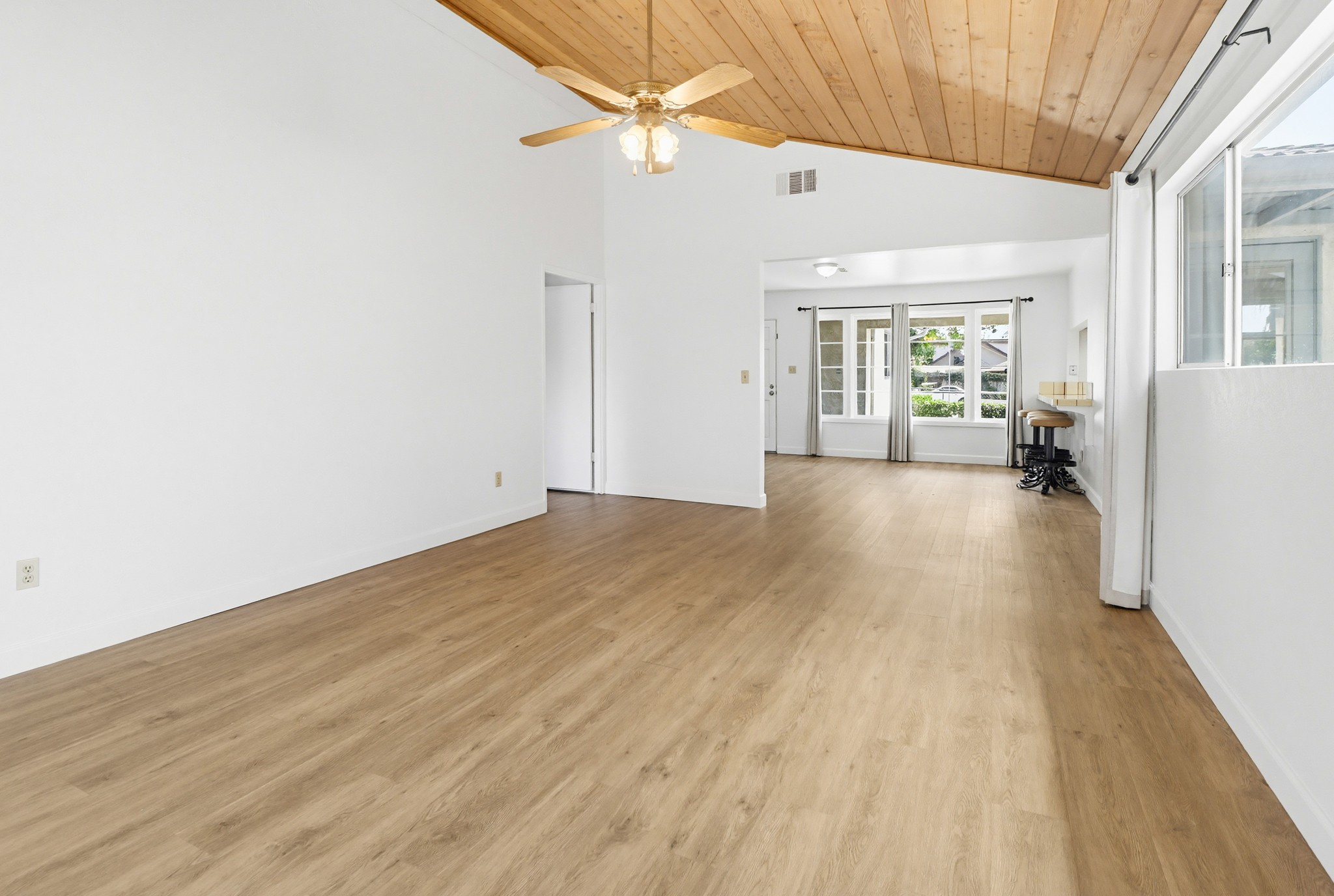 Virtual tour photo 11 of 51 for 8224 Mt Vernon St